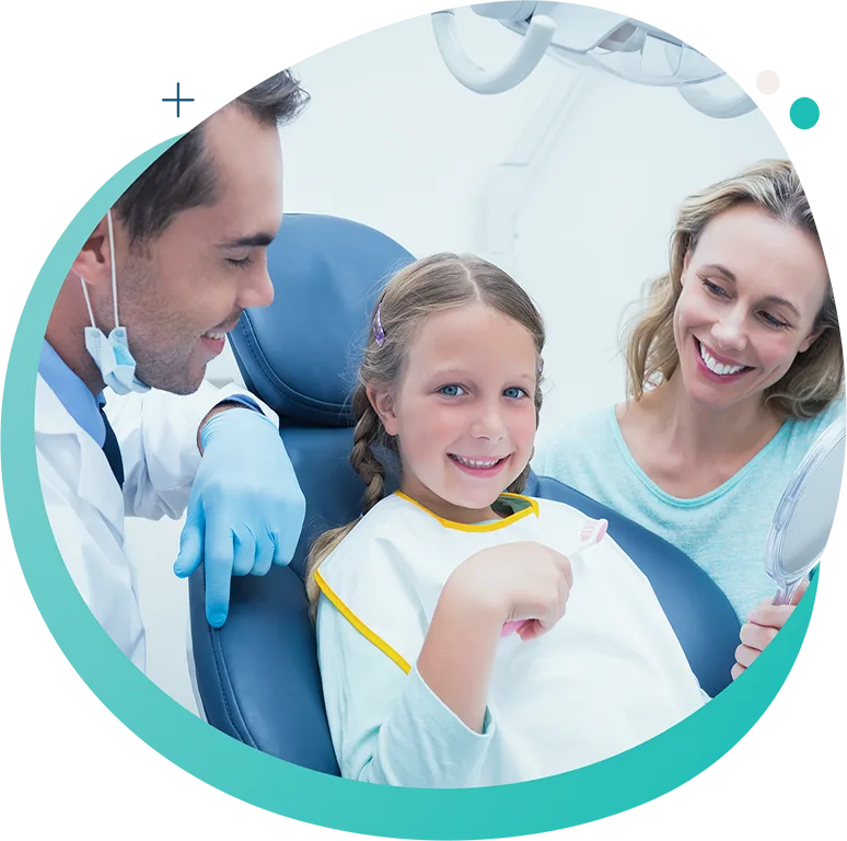 kid-otimizada.webp (WebP) Criança sorrindo após atendimento odontológico infantil